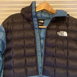 Brand new Never worm mens North Face down jacket size M